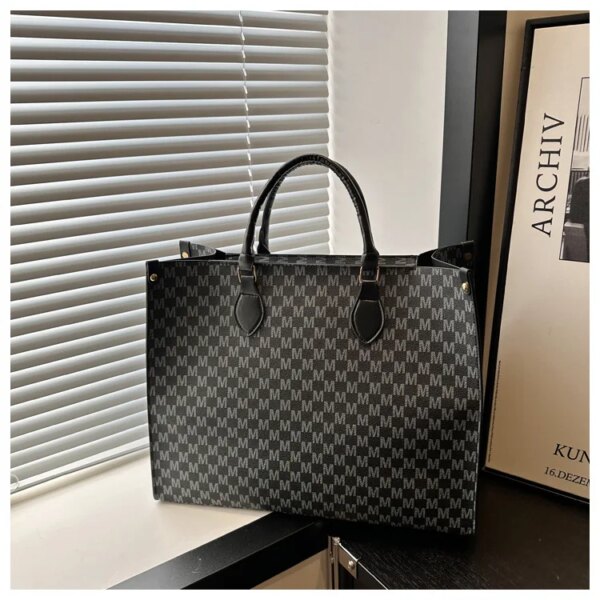 2025 Latest Elegant Women's PU Shoulder Tote Bags Luxury Vintage Large Capacity Handbags Newest Wholesale Long Strip Fashion 2025 Latest Elegant Women's PU Shoulder Tote Bags Luxury Vintage Large Capacity Handbags Newest Wholesale Long Strip Fashion