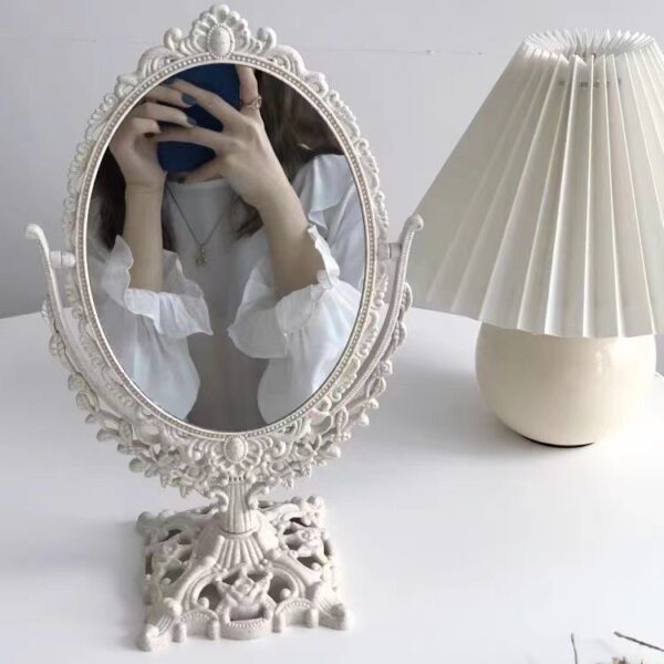 IMG_4946 Aimei 2-Piece Set – Beige Oval Mirror + Graffiti