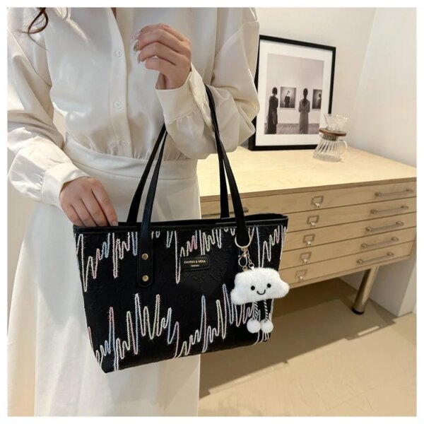 Large Capacity Women's Shoulder Bags Zipper Closure Ladies Totes Bags Handbags with Pendant Large Capacity Women's Shoulder Bags Zipper Closure Ladies Totes Bags Handbags with Pendant