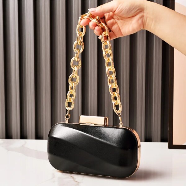 Silver Shiny Leather Party Dress Bag with Chain Tie Metallic Texture Evening Bag for Brides Thread Pattern Design Silver Shiny Leather Party Dress Bag with Chain Tie Metallic Texture Evening Bag for Brides Thread Pattern Design