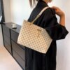 Simple Fashion Retro Letter Printing Shoulder Bag for Women Women's Business and Travel Handbag Large Capacity Tote Bag