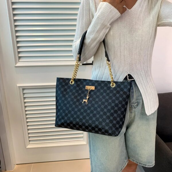 Simple Fashion Retro Letter Printing Shoulder Bag for Women Women's Business and Travel Handbag Large Capacity Tote Bag