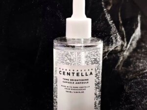 Wholesale Customized Korean Skin Care Serum Bottle Vegetarian Centella Facial Serum Soothing Anti-wrinkle