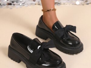 Women's 2026 Spring Autumn New English Style Small Leather Slip on Light Large Size Shallow Flat Heel Comfortable Shoes